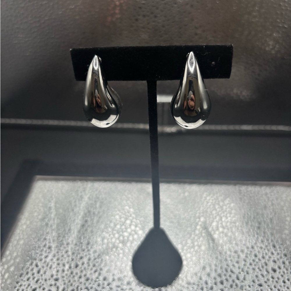 Chic Silver Teardrop Earrings Clip Earrings Very Light Weight